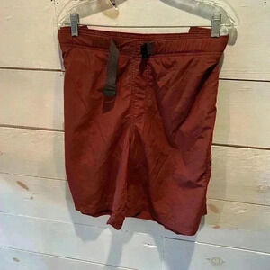 Columbia Omni-Shade men’s shorts size XL, built-in belt, rust colored, EUC